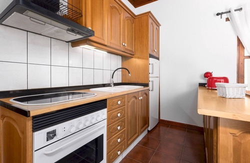 Triquivijate Apartment | Home2Book La Molina B, Cozy Country House