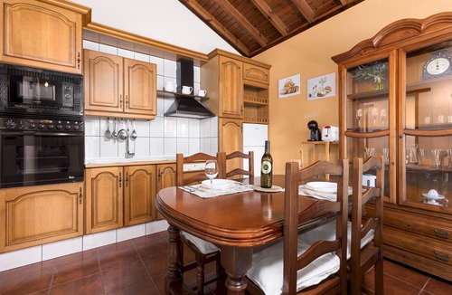 Triquivijate Apartment | Home2Book La Molina C, Rural Retreat