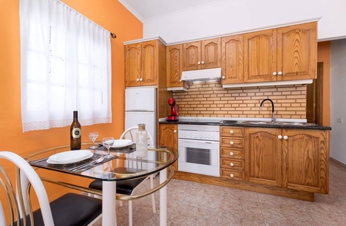 Triquivijate Apartment | Home2Book Las Tinajas B, Charming Stay