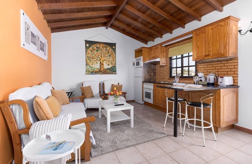 Triquivijate Apartment | Home2Book Las Tinajas A, Peaceful Retreat
