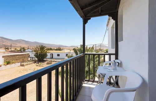Triquivijate Apartment | Home2Book Las Tinajas A, Peaceful Retreat