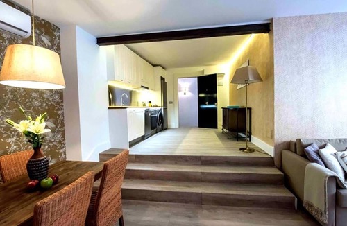 Salamanca Apartment | HOMEABOUT GOYA APARTMENT II