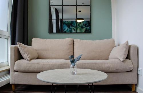 Sendlinger Feld Apartment | HOMELY STAY Studio 6 - Your Comfortable Self-Check-In Studio in Munich - 15 min from Oktoberfest