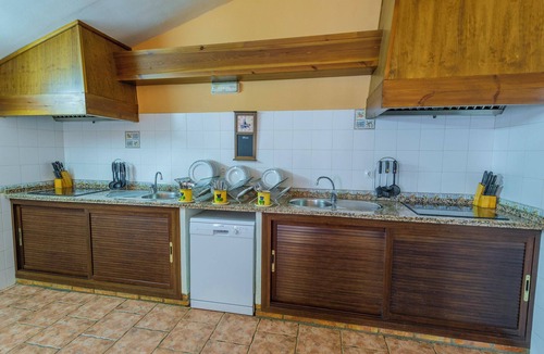 Rivero de Posadas Villa | Homerez - Villa in Rivero de Posadas.