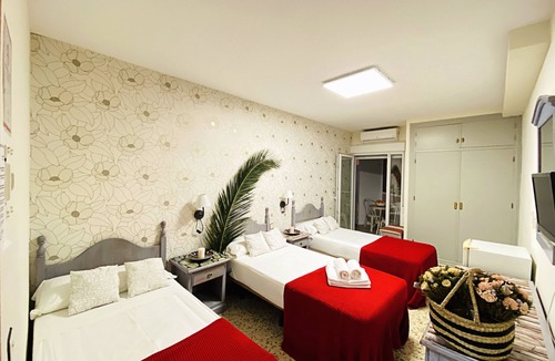 Nerja Hostel | Hostal Azahara