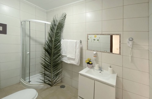 Nerja Hostel | Hostal Azahara
