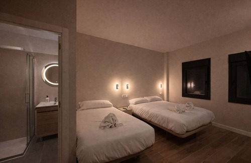 Cuatro Caminos Hostel | Hostal Bernabeu 2