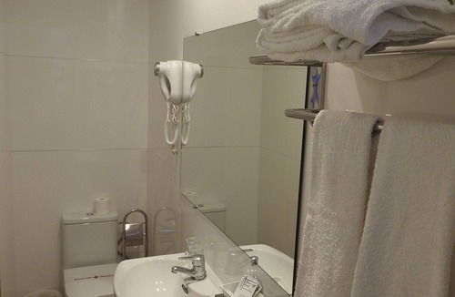Golden Triangle of Art Hostel | Hostal Bruña