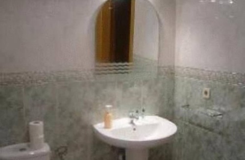 Barajas Hostel | Hostal Emilio