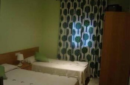 Barajas Hostel | Hostal Emilio