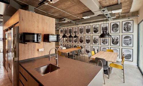Barajas Hostel | Hostelfly Madrid Airport