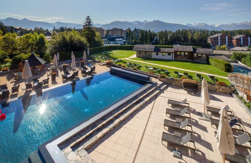 Lens Hotel | Hostellerie du Pas de l'Ours "Relais et Châteaux"