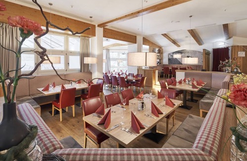 Garmisch-Partenkirchen Hotel | Hotel ∙ 2 guests