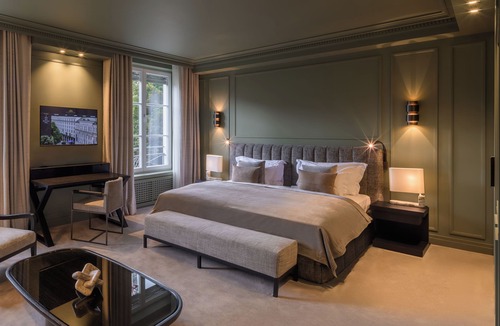 Kreuzviertel Hotel | Hotel Bayerischer Hof - The Leading Hotels of the World