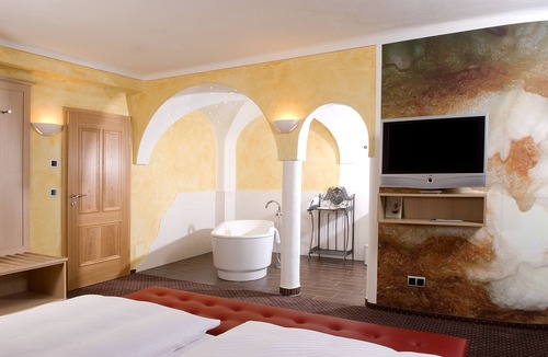 Memmelsdorf Hotel | Hotel & Brauereigasthof Drei Kronen