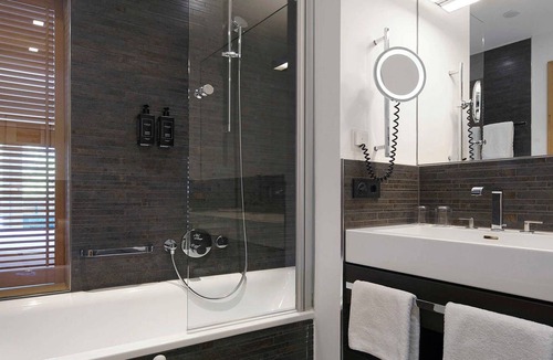 Tegernsee House | Hotel DAS TEGERNSEE - Deluxe double room with mountain view