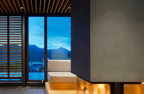 Tegernsee House | Hotel DAS TEGERNSEE - Deluxe double room with mountain view