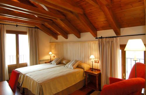 Castejon de Sos Hotel | Hotel Diamó