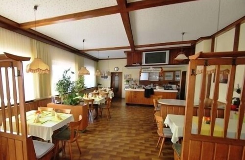 Oberthulba Hotel | Hotel-Gasthof am Waldeck