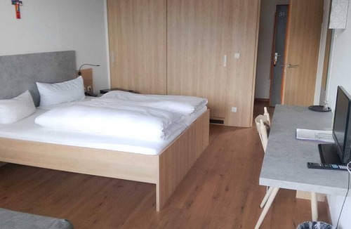 Ebermannstadt Hotel | Hotel-Gasthof Resengörg