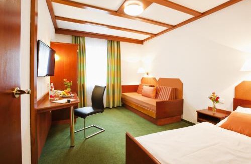 Grossgruendlach Hotel | Hotel Käferstein garni