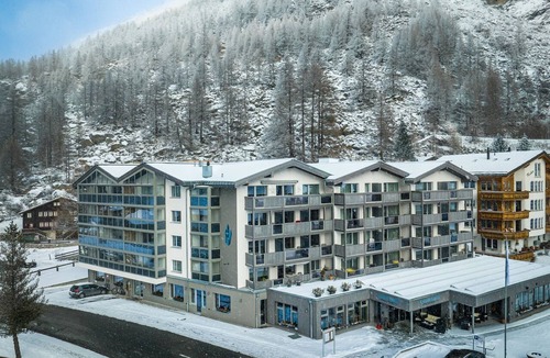 Saas Almagell Apartment | Hotel Kristall-Saphir Appartement/Fewo Apartment Serpentin by Interhome