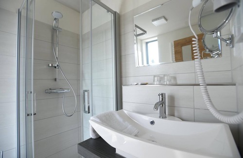 Neuklingenberg Hotel | Hotel NEUE HÖHE