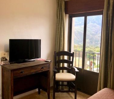 Orgiva Hotel | Hotel Puerta Nazarí