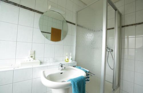 Neuenburg am Rhein Hotel | Hotel-Restaurant Gasthof Adler