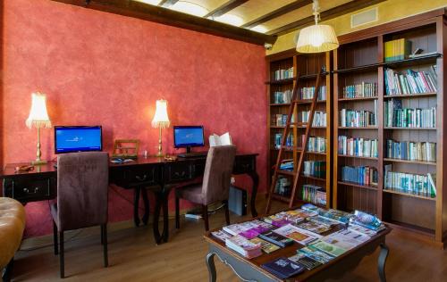 Fresnillo de las Duenas Hotel | Hotel Rural y SPA Kinedomus Bienestar