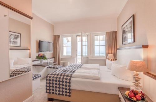 Alt-Travemunde/Ronnau Hotel | Hotel Strandschlösschen