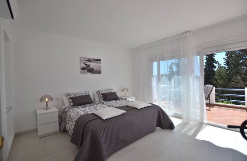 Marbella House | House, 3 terraces, directly on golf course, swimming pool, tennis. Close to beach