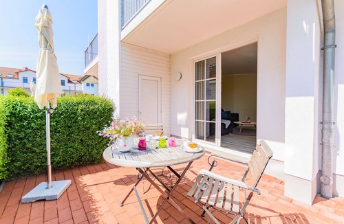 Thiessow Apartment | House A - Whg 01 with terrace - F: Lotsenberg Apartments with 8 apartments