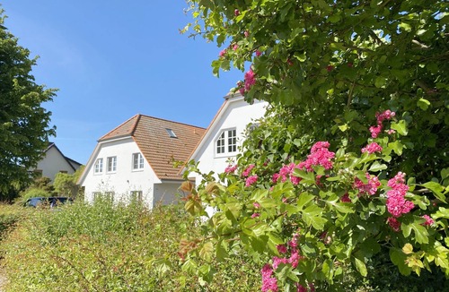 Thiessow Apartment | House B - Whg 03 with balcony - F: Lotsenberg Apartments with 8 apartments with balcony