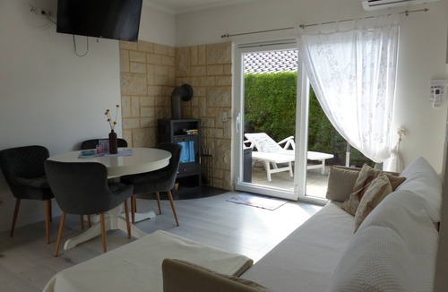 Hohenkirchen House | House Ostseemuschel, 1 minute walk to the beach, 2 terraces and sauna