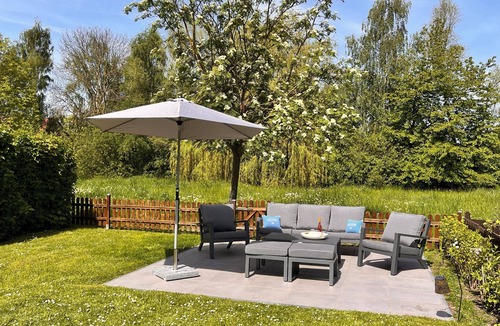 Kaltenhof House | House Sansibar only 700m from the beach with sauna & fireplace and large garden
