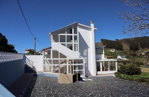Vilarrube House | House with ocean views in Pantín - La Siesta House