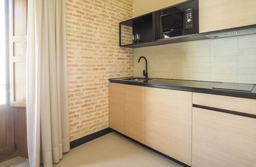 Perchel Sur Apartment | Housing Fana by Sharing Co 3PAX