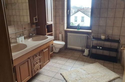 Grossmehring Apartment | I04 - Ferienhaus für Monteure mit Balkon in Großmehring bei Ingolstadt, 115qm, 4 Zimmer, Max. 7 Personen