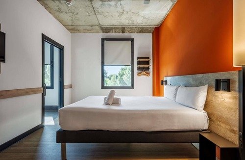 Rejas Hotel | Ibis Budget Madrid Aeropuerto