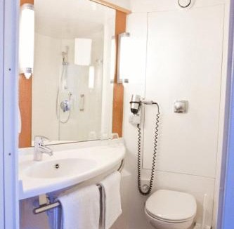 Land in Sonne Hotel | ibis Hotel Muenchen City West