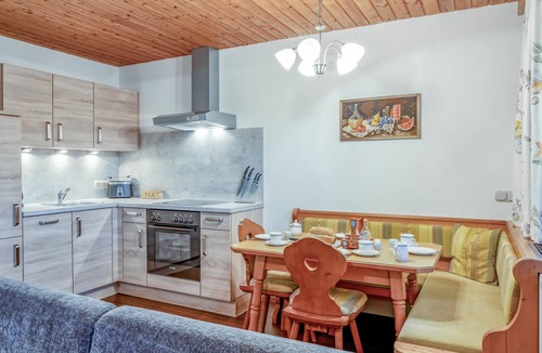 Sankt Jakob in Haus Apartment | Idyllic apartment, garden and mountain views