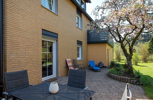 Reinerzau Apartment | Idyllic Apartment at the Forest Edge with Private Terrace, Shared Garden, and Wi-Fi