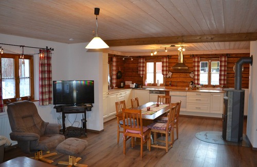 Aidenbach House | Idyllic four-sided farm in the middle of nature, child- and dog-friendly