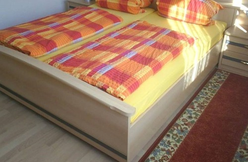 Deggenhausertal Apartment | Idyllically Situated Holiday Apartment "Hermannshöhe FeWo 3" on the Farm with Balcony, Shared Garden, Playground, Terrace, Barbecue, Wi-Fi & TV; Parking Spaces Available