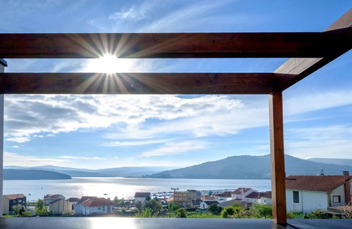 A Ribeira do Freixo House | in Outes mit Sonniger Terrasse und Meerblick by Interhome