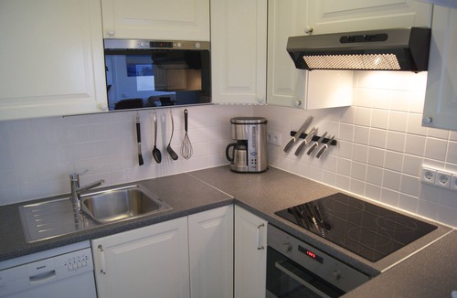 Augustenstraße Apartment | In the center, 2-room-apartment, 75sqm, 20% DISCOUNT from 1 month! W-Lan, TG, partly with AC!