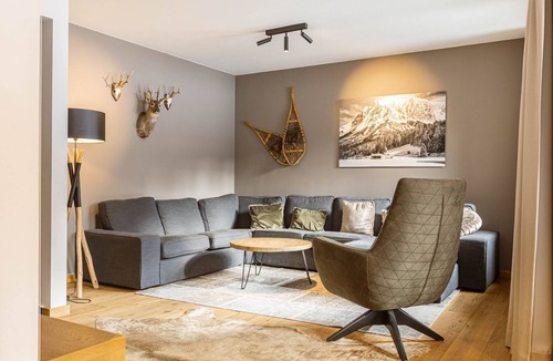 Ehrwald Ski Chalet | Inviting chalet with pool in Tyrol