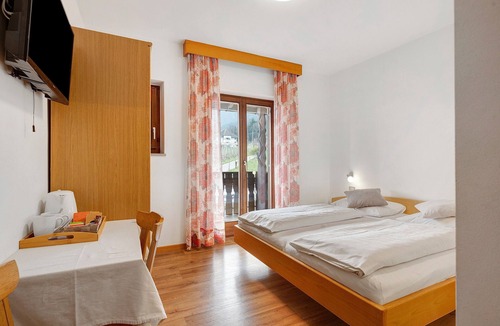 Berg/Monte Apartment | Room "Harmony" with Mountain View, Shared Garden and Wi-Fi
