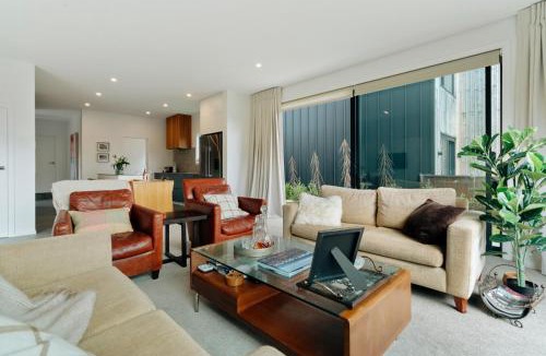 Kawarau Falls House | Jacks Point Family Retreat - Jacks Point Home